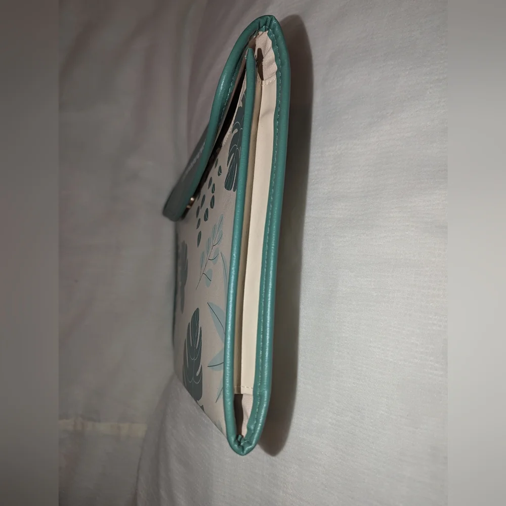 Starbucks Monstera Leaves Clutch Pouch Limited Edition RARE Thailand Green Tan